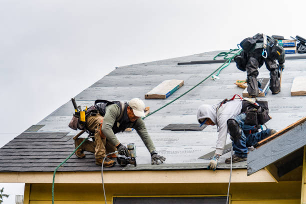 Professional Gutter Installation technician working in Lakeview, OR